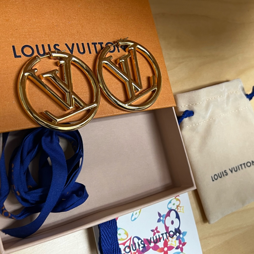 SOLD‼️Louis Vuitton Louise hoop earrings
